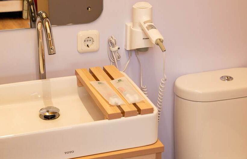 בית מלון כפרי Bobocabin Dieng Wonosobo