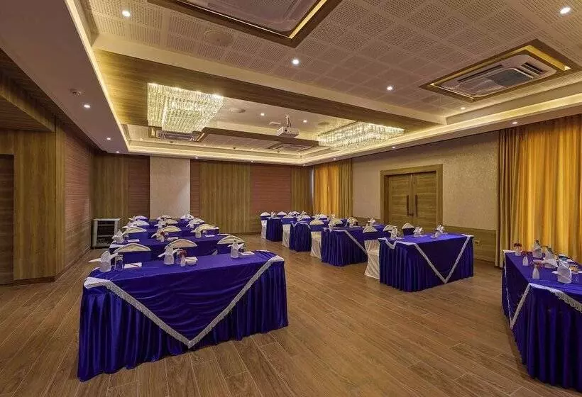 Hotelli Grand Continent Hosur A Sarovar Portico Affiliate