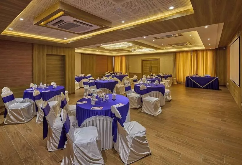 Hotelli Grand Continent Hosur A Sarovar Portico Affiliate