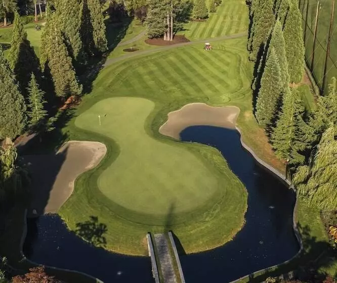 Hotelli Naturally Pacific Resort