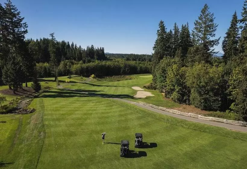 Hotelli Naturally Pacific Resort