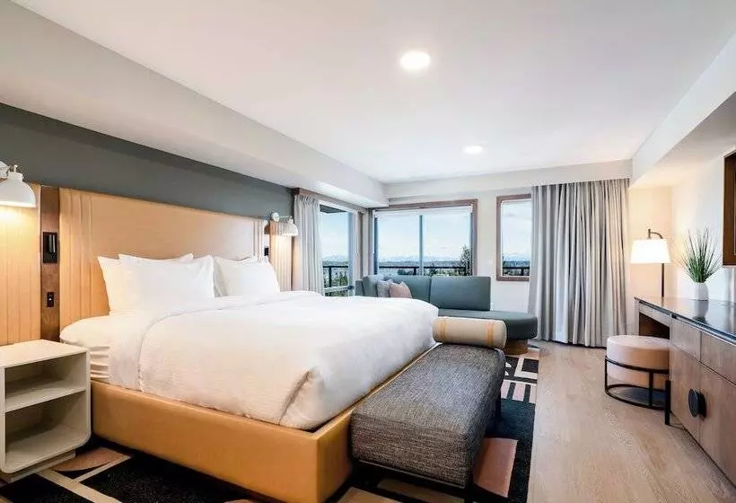 Hotelli Naturally Pacific Resort