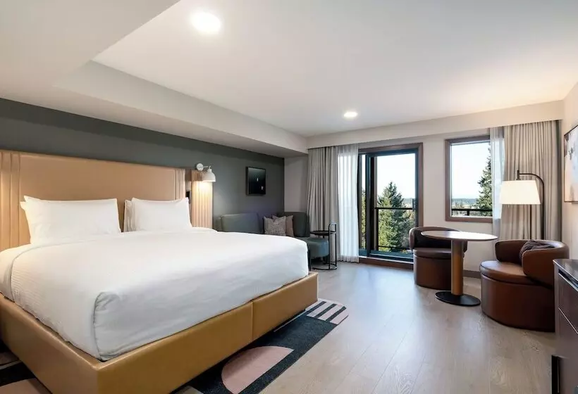 Hotelli Naturally Pacific Resort
