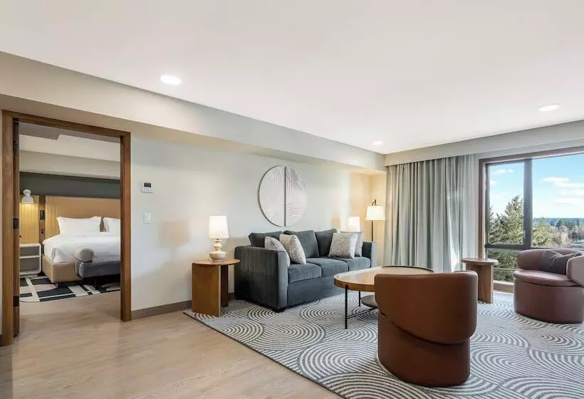 Hotelli Naturally Pacific Resort