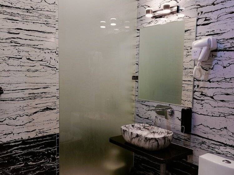 בית מלון כפרי Om