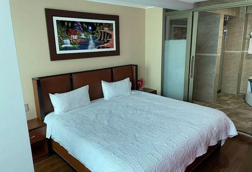 ホテル Shullkas Suites