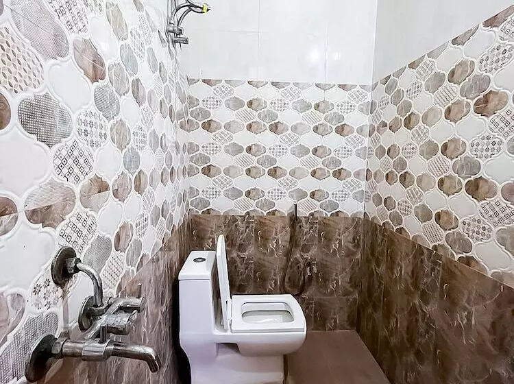 Hotelli Roomshala 117 Shubham Residency