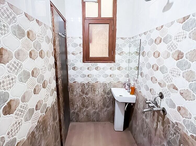 Отель Roomshala 117 Shubham Residency