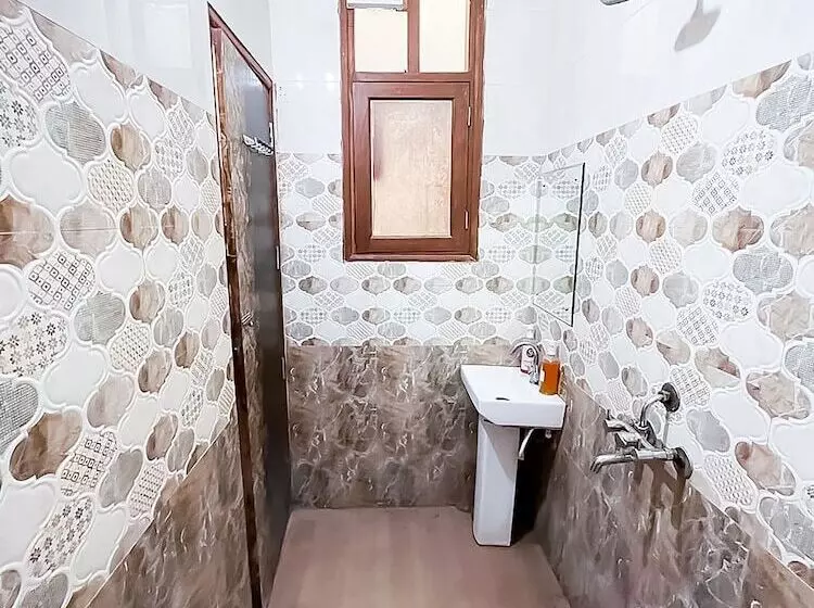 Hotelli Roomshala 117 Shubham Residency