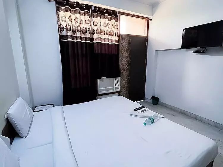 Hotelli Roomshala 117 Shubham Residency