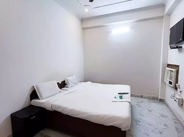 Hotelli Roomshala 117 Shubham Residency