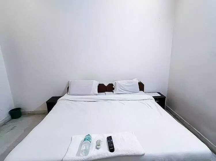 Hotelli Roomshala 117 Shubham Residency