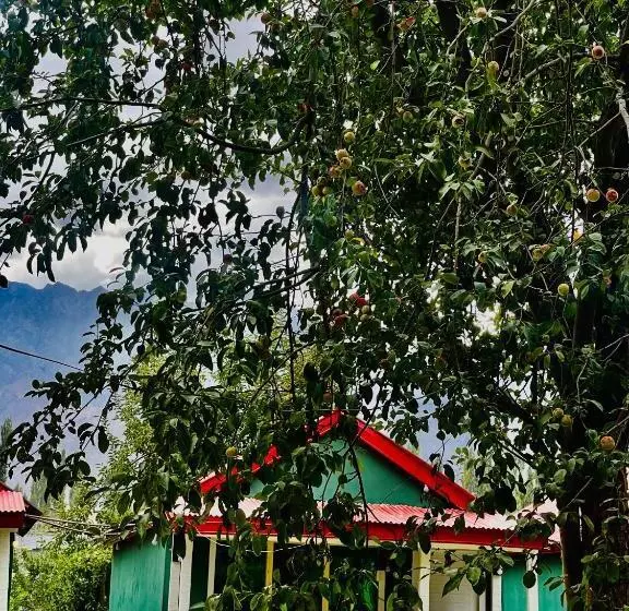 هتل The Mountain Cottage Skardu