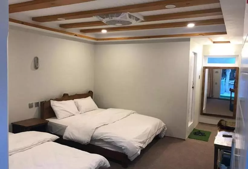 هتل The Mountain Cottage Skardu