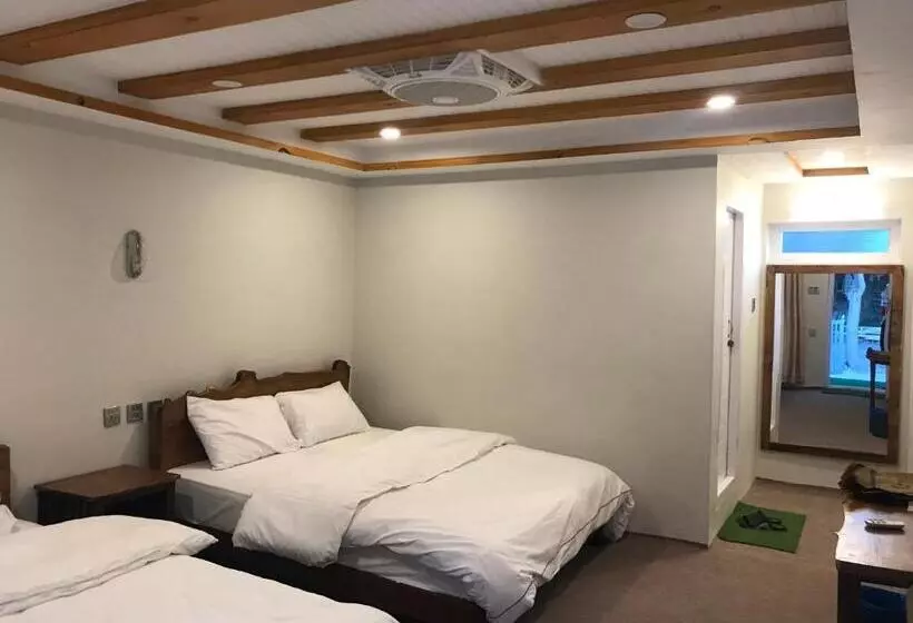 هتل The Mountain Cottage Skardu