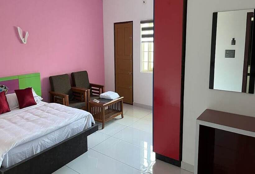 ホテル Tomsons Resort