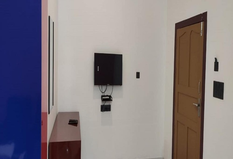 ホテル Tomsons Resort