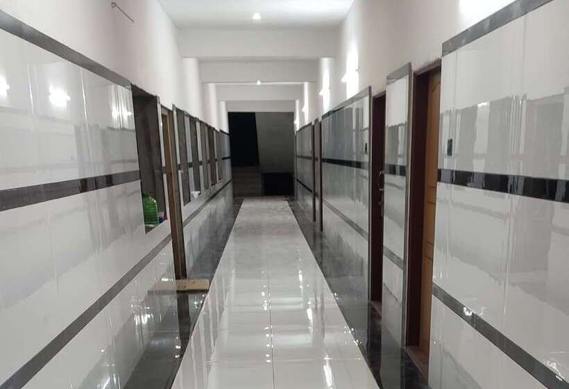 ホテル Tomsons Resort