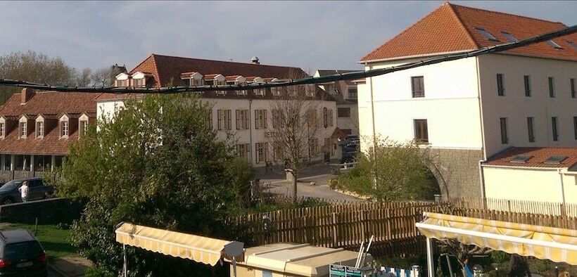 Отель Hôtel Le Vivier Wissant   Centre Village