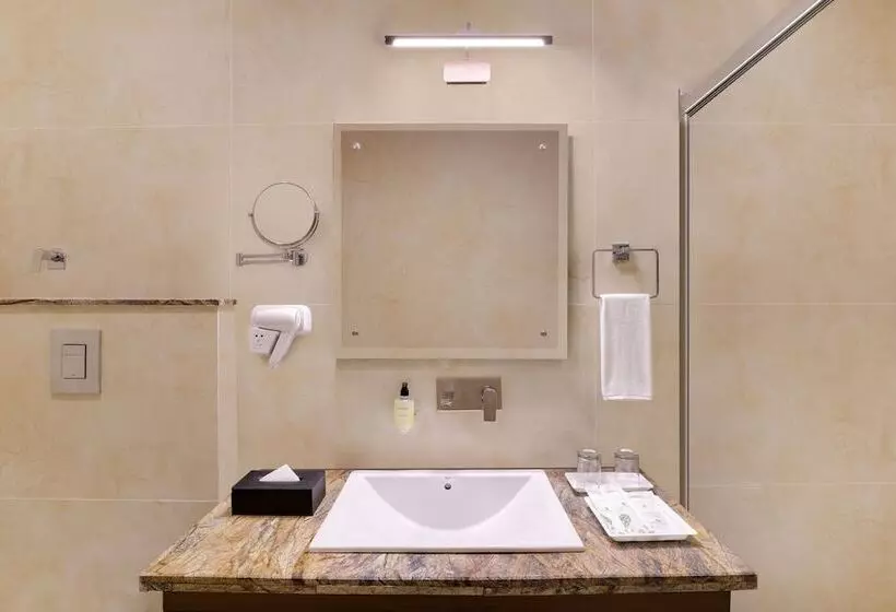 Lemon Tree Hotel Mcleodganj