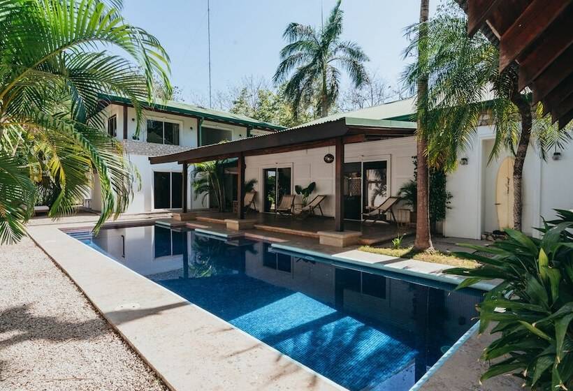 پانسیون Dream Surf House Avellana