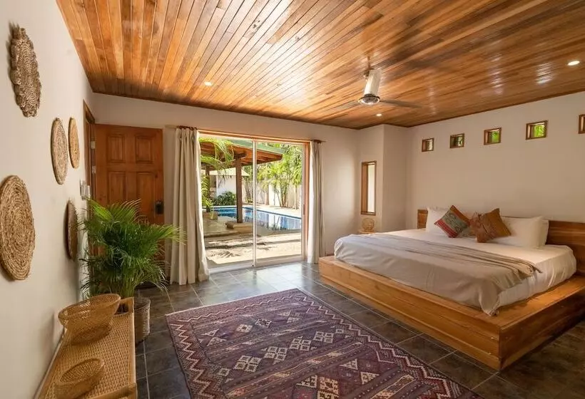 پانسیون Dream Surf House Avellana