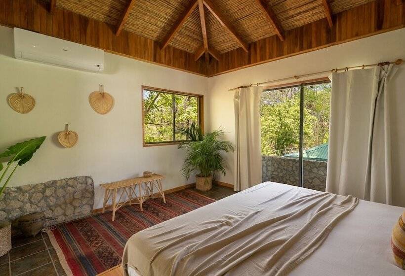 پانسیون Dream Surf House Avellana