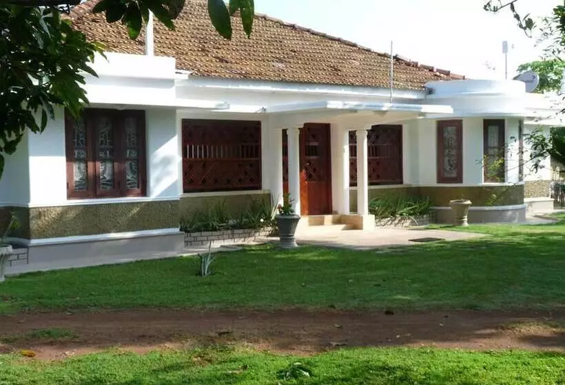 ペンション Ralahami Bungalow