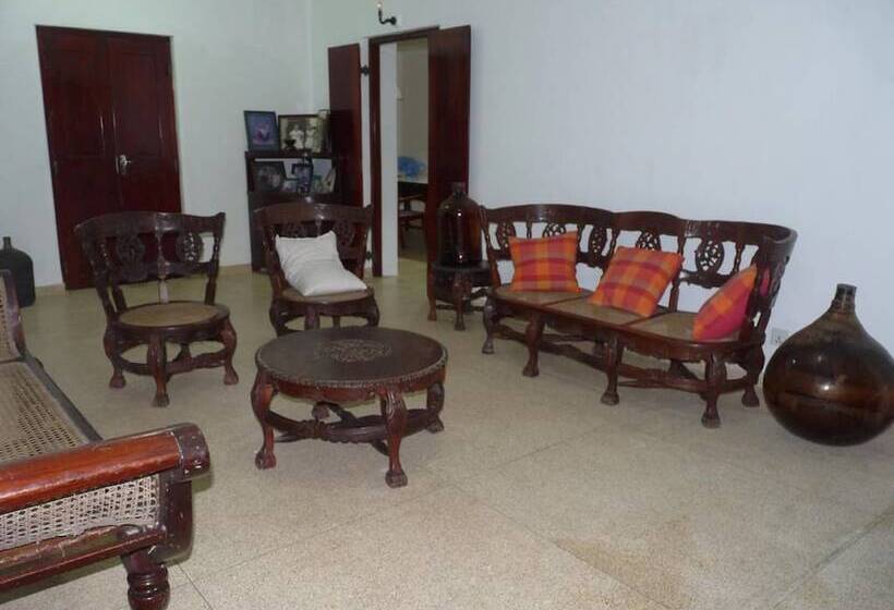 펜션 Ralahami Bungalow