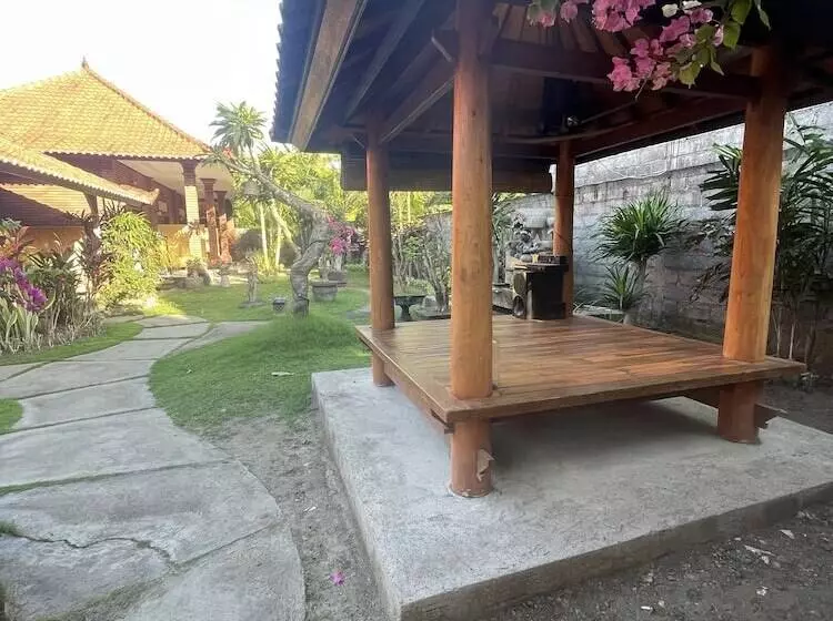 Majatalo Tebu Menjangan Homestay