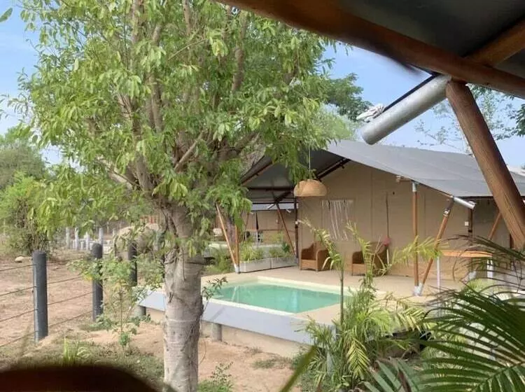 リゾートホテル Elephant View Camp