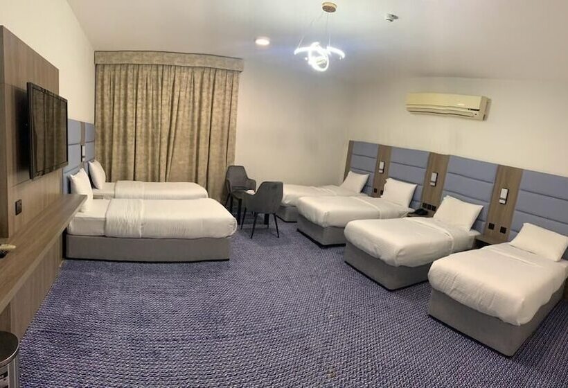 Отель Silver Sand