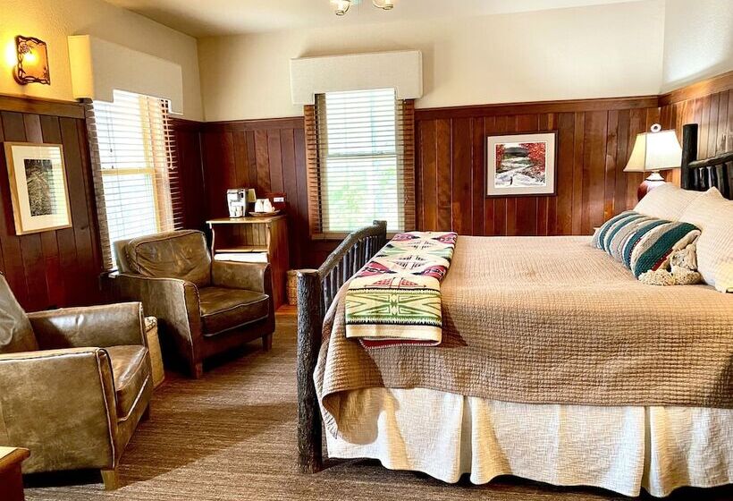 Отель Snowbird Mountain Lodge