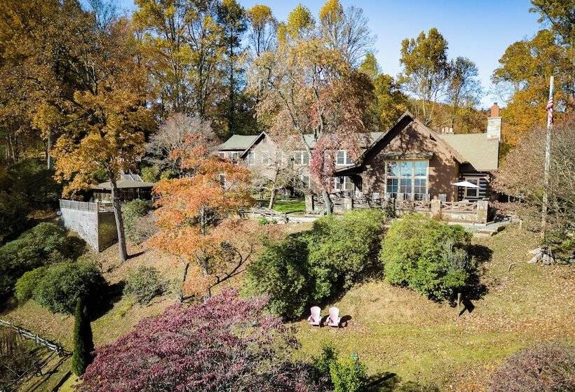 Отель Snowbird Mountain Lodge