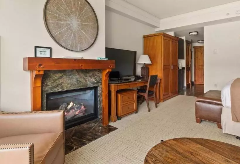 Lomakeskus 319 Lodge At Spruce Peak Ski In Ski In Ski Out King Studio