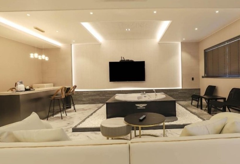 Gyeongju H Avenue Hotel Bulguksa