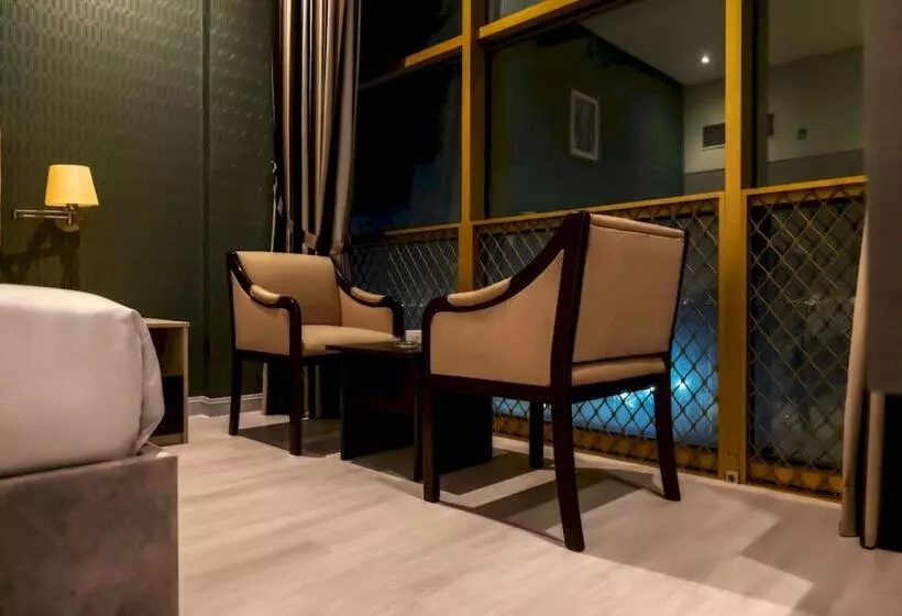 هتل Capital O 126 Manama Tower