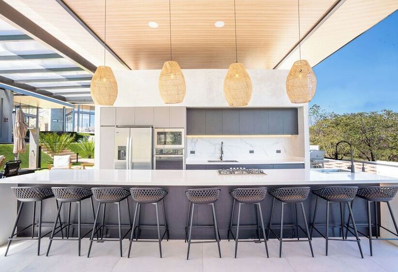 هتل Epic Tamarindo Boutique