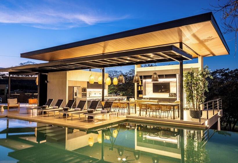 هتل Epic Tamarindo Boutique