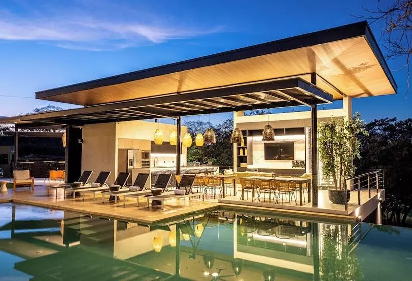 هتل Epic Tamarindo Boutique