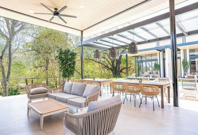 هتل Epic Tamarindo Boutique