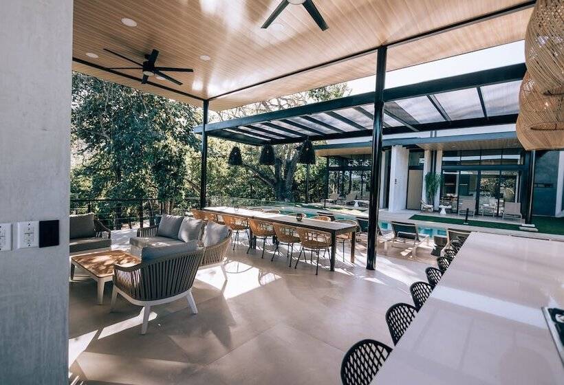 هتل Epic Tamarindo Boutique