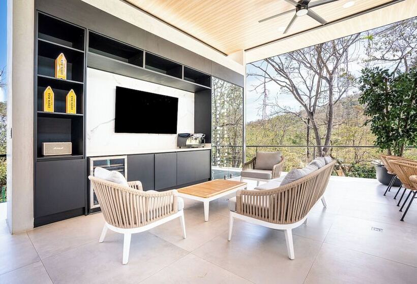 هتل Epic Tamarindo Boutique