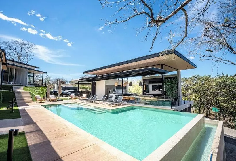 هتل Epic Tamarindo Boutique