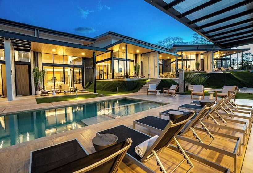 هتل Epic Tamarindo Boutique