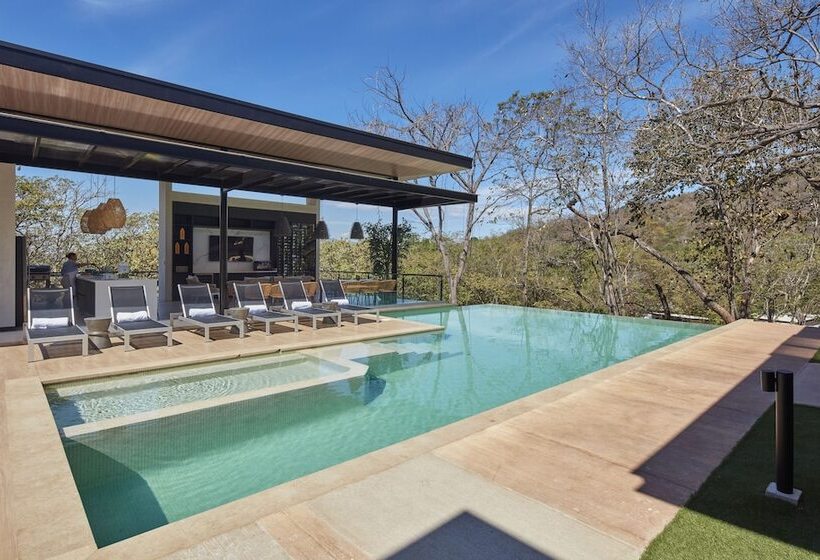 هتل Epic Tamarindo Boutique