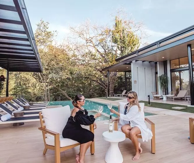 هتل Epic Tamarindo Boutique