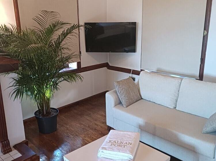 ホテル Kalkan Port