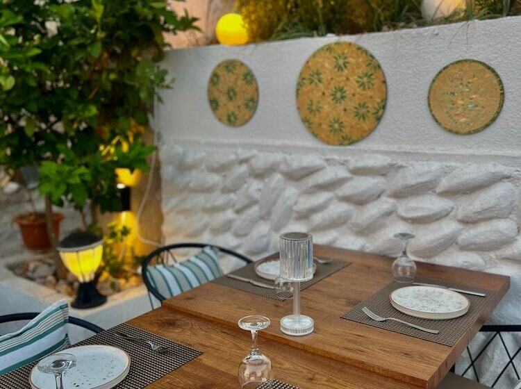 ホテル Kalkan Port