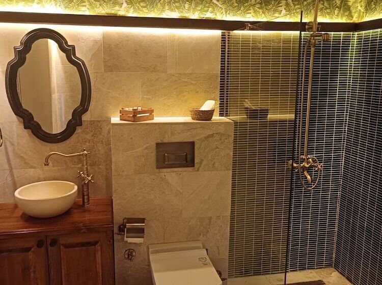 ホテル Kalkan Port